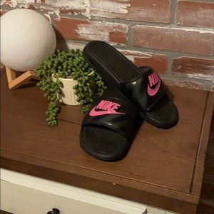 Nike slides